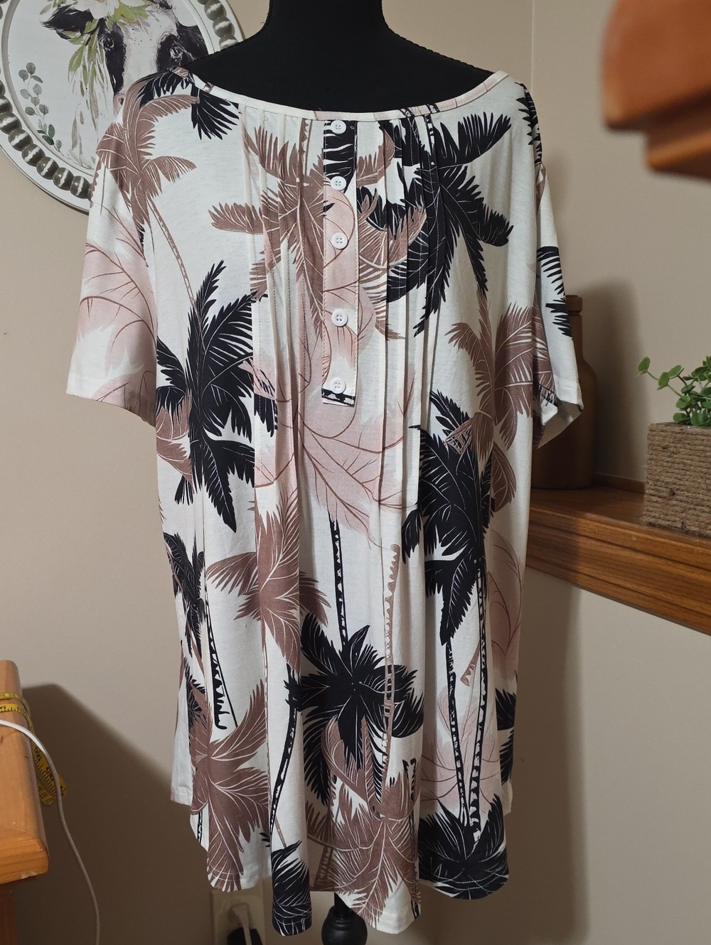 Women's Short Sleeve Tropical Print Tee - Cream & Brown